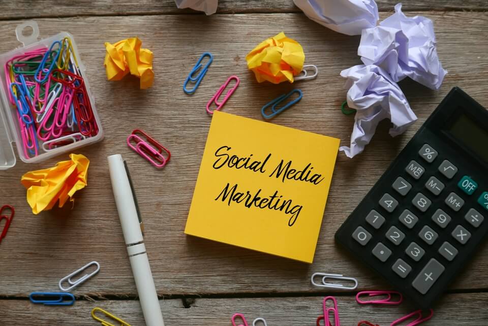 10 Advantages and Disadvantages of Social Media Marketing